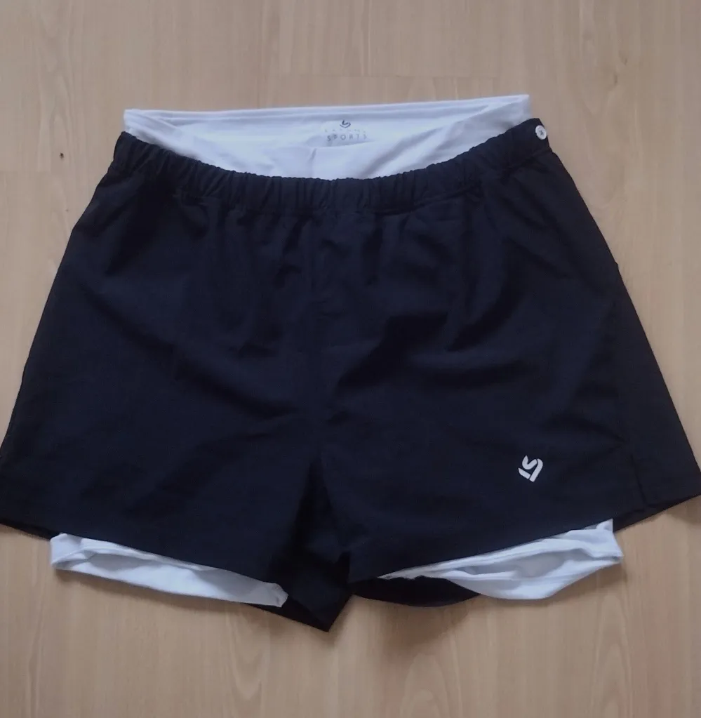 Black 2 in 1 women's cricket shorts